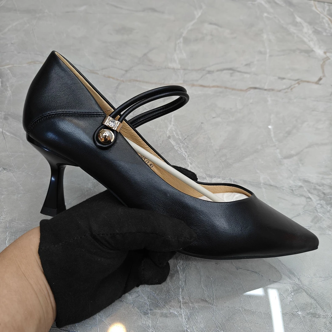 （孤品）39码 羊皮尖头细跟高跟鞋11144 yang