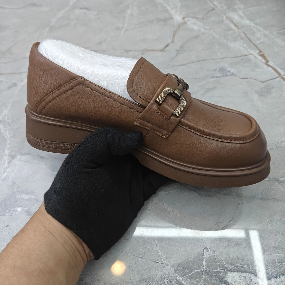 （孤品）39码羊皮粗跟单鞋女18283