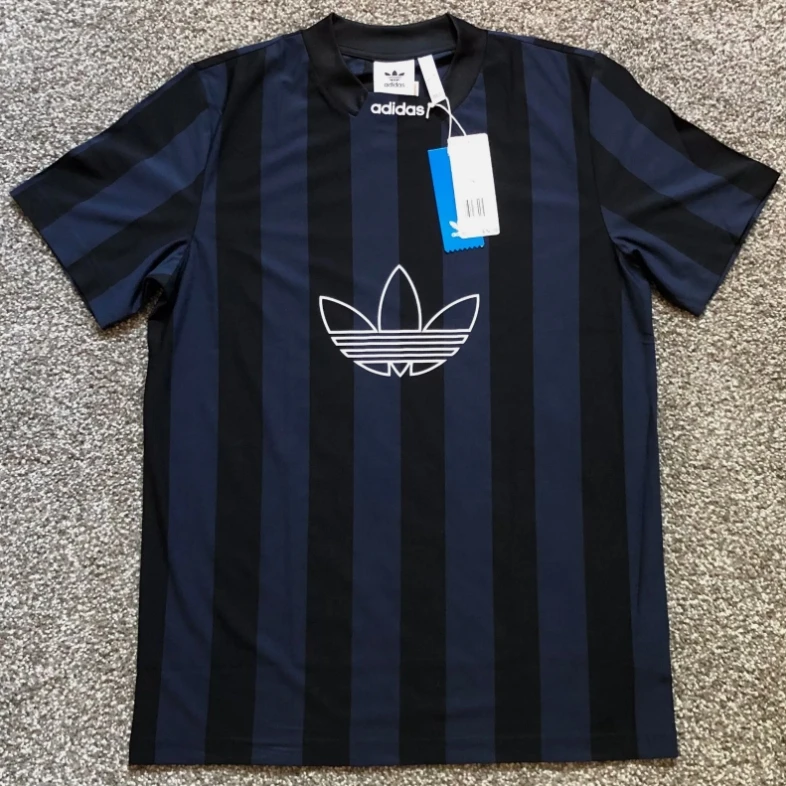 Adidas/阿迪达斯三叶草Essential Play黑色条纹足球运动服 DU8526