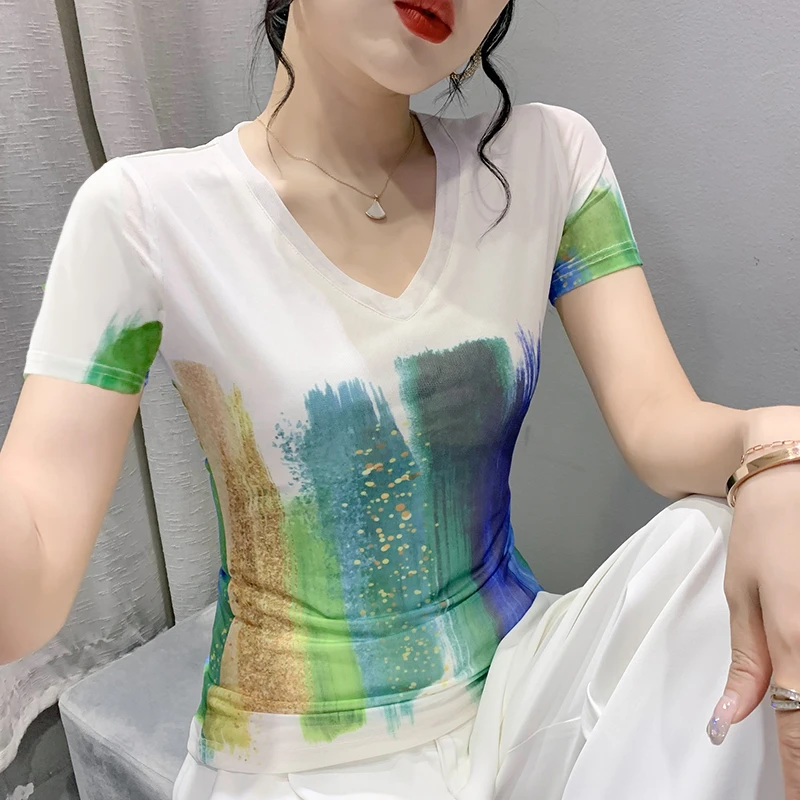 高贵上档次2025新款修身网纱定位印花时尚气质V领短袖T恤女打底衫