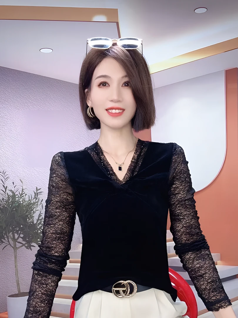 欧货2024秋新款时尚蕾丝拼接金丝绒打底衫女镂空钉珠百搭长袖上衣