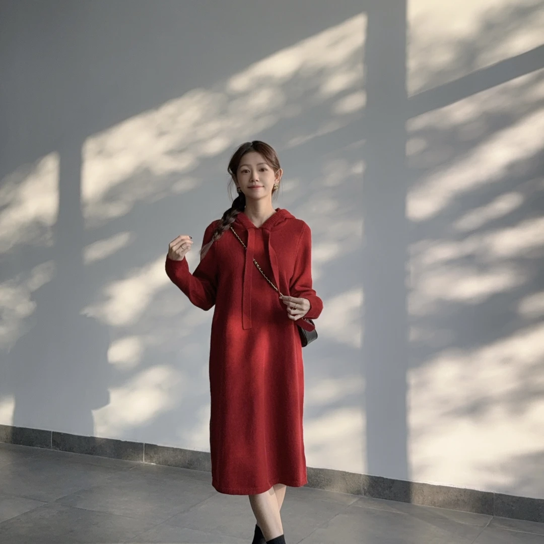 【小蓝严选】小个子连帽连衣裙毛织连衣裙红色新年时尚秋冬宽松