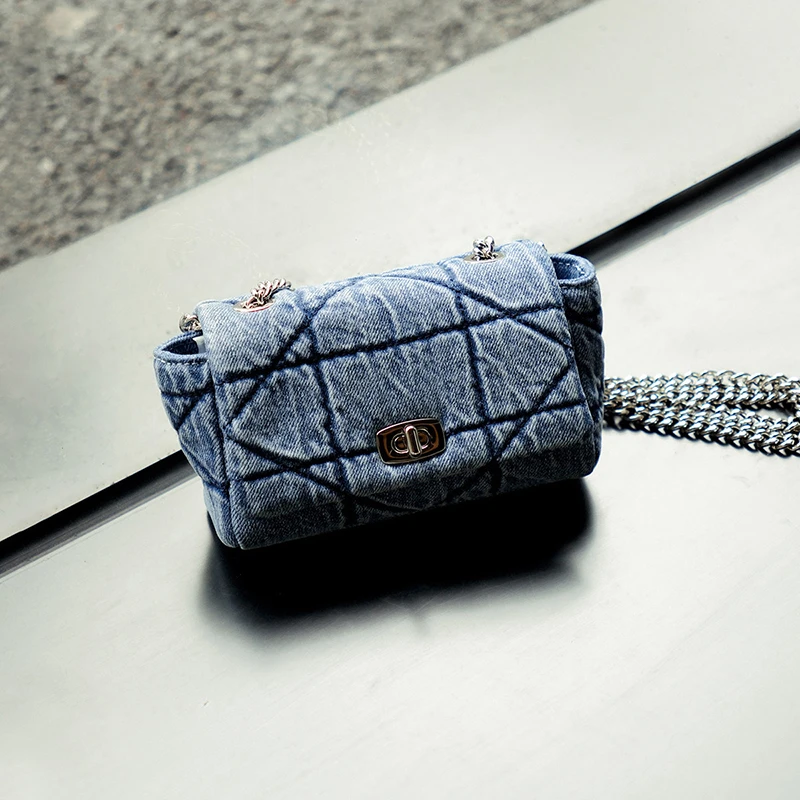 URBAN REVIVO2024夏季新款女士牛仔绗缝单肩斜挎包UAWB40194