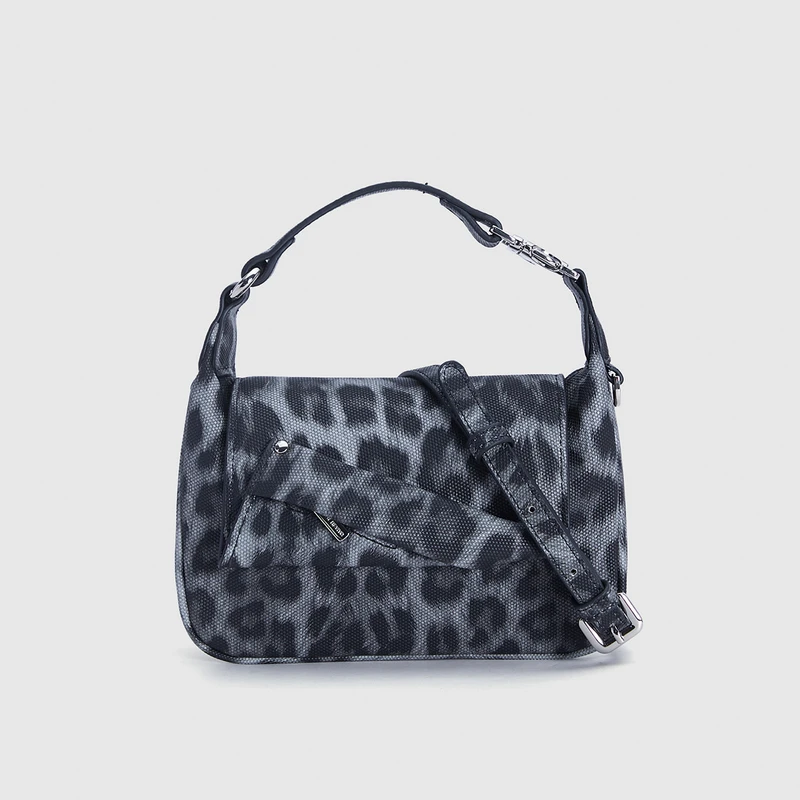 URBAN REVIVO2024夏季新款女士潮酷个性豹纹手提斜挎包UAWB30301