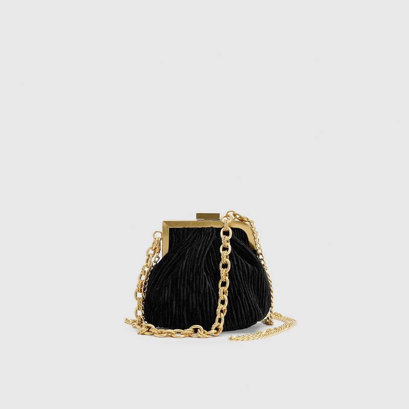 URBAN REVIVO新款女士摩登褶皱丝绒手提斜挎包UAWB30236