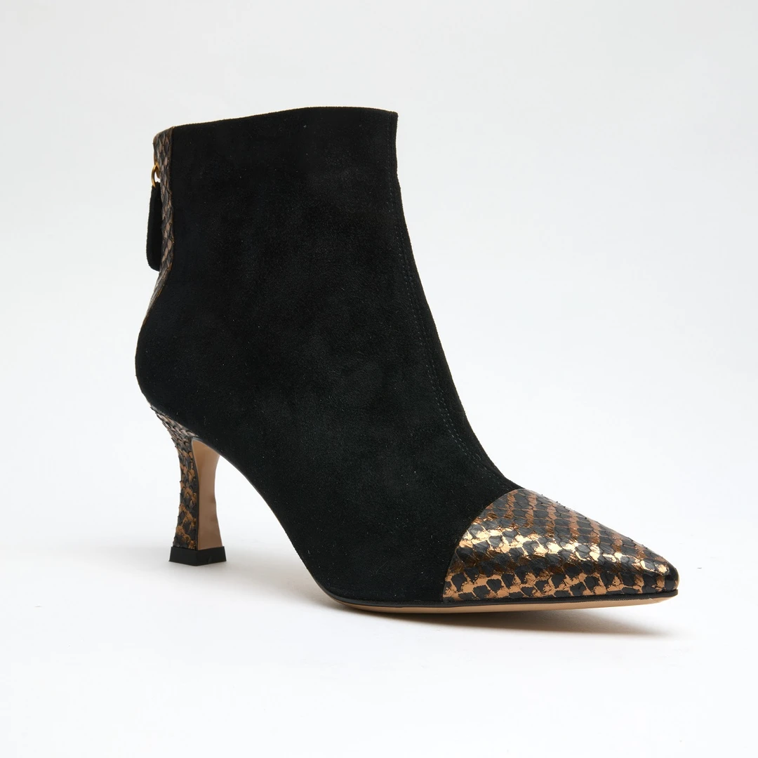 【徐叔心选】杰雷哈洛2024新款尖头质感细跟时装靴