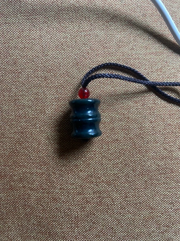 时尚潮流精品和田玉挂件