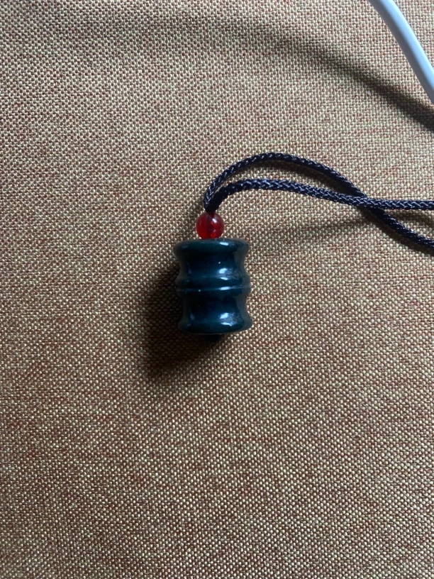 时尚潮流精品和田玉挂件