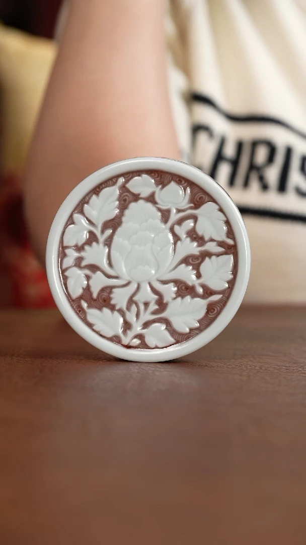 【闪购商品】元青花雕刻牡丹盖置