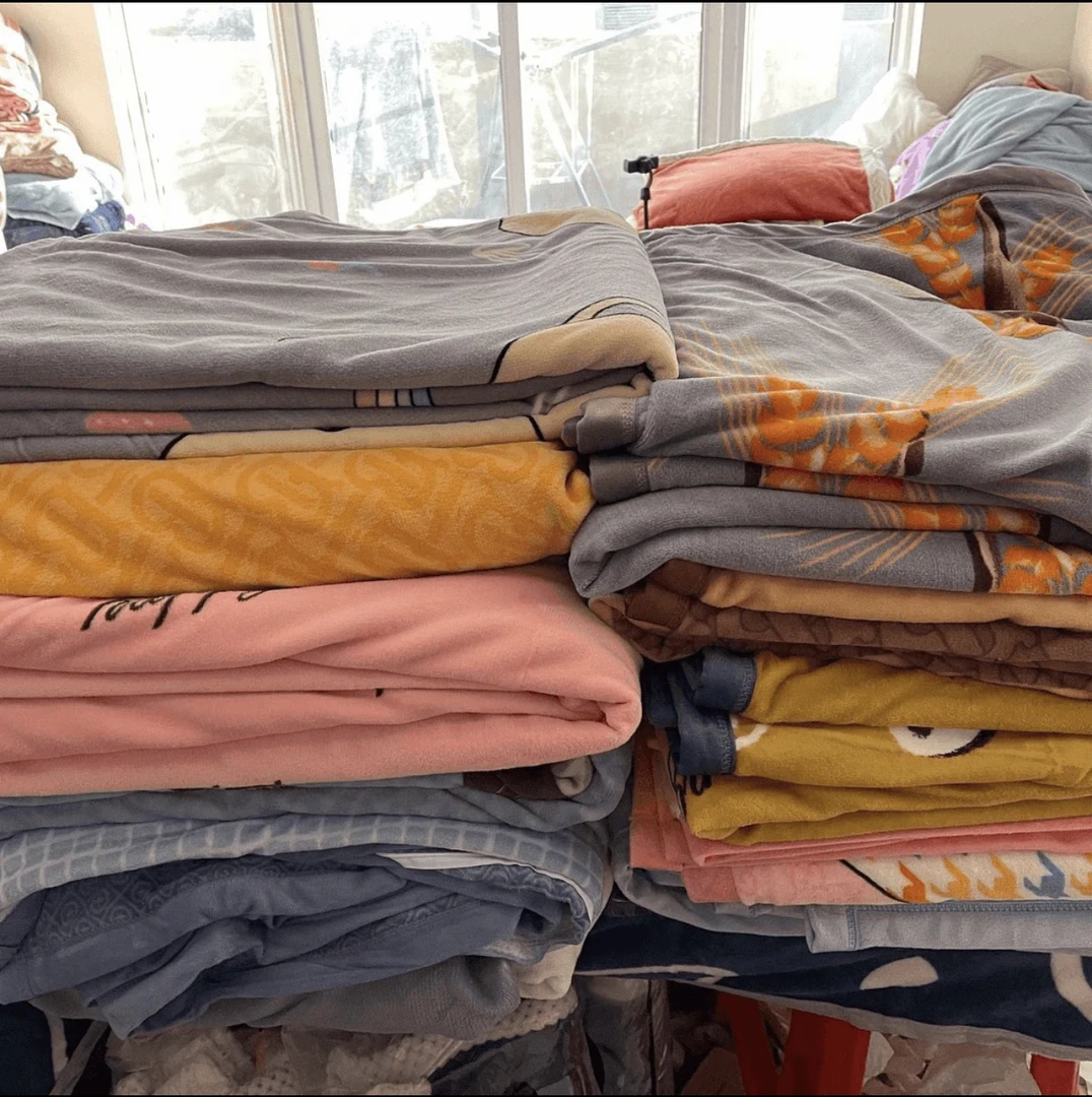 牛奶绒盖毯颜色不指定