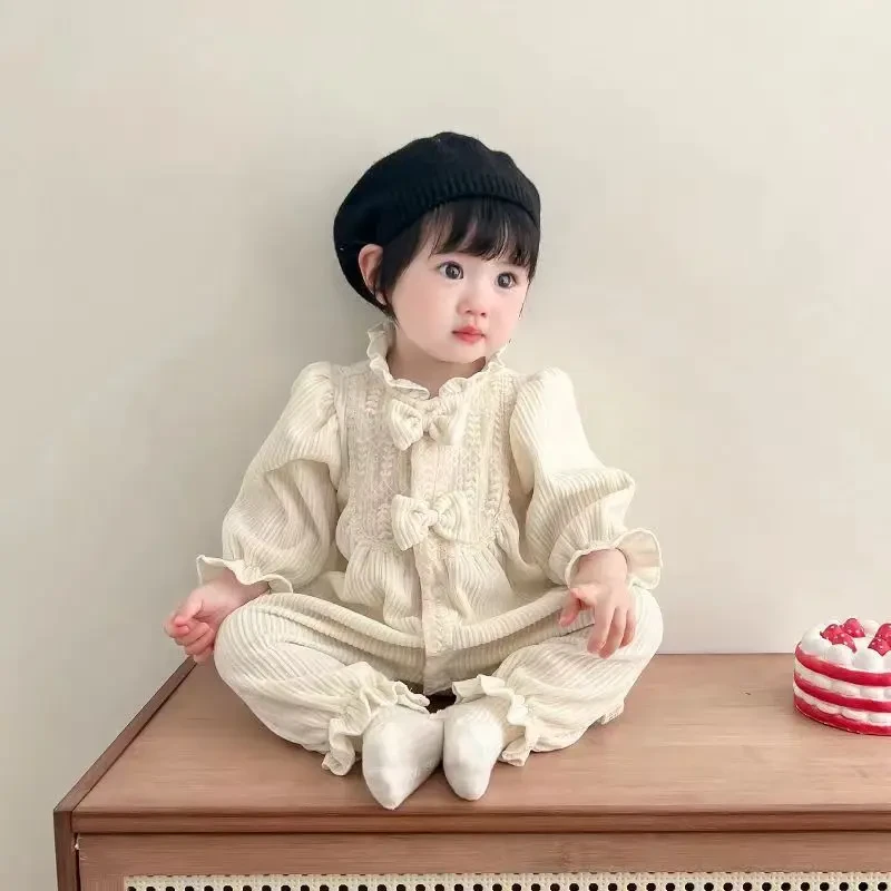 婴儿连体衣服春秋季女宝宝超萌洋气哈衣公主中国风新生儿外出爬服