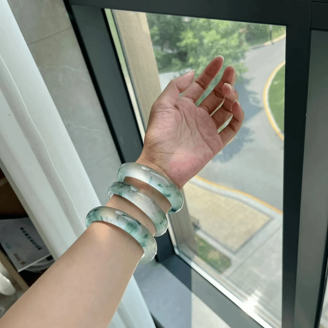 YH-300青海独龙翠色高冰透爆款蓝绿飘花手镯美人镯平安镯细圆条
