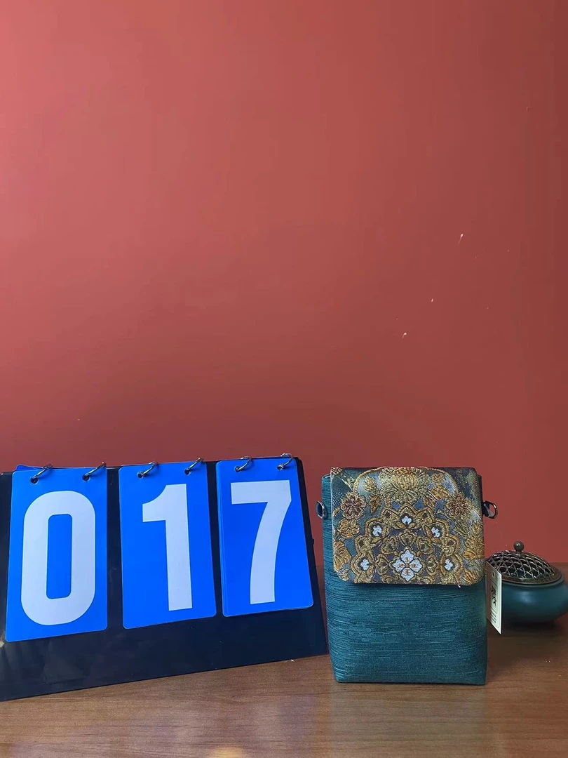 手机包小女唐锦包手提新娘包旗袍包复古斜挎口金包宴会包