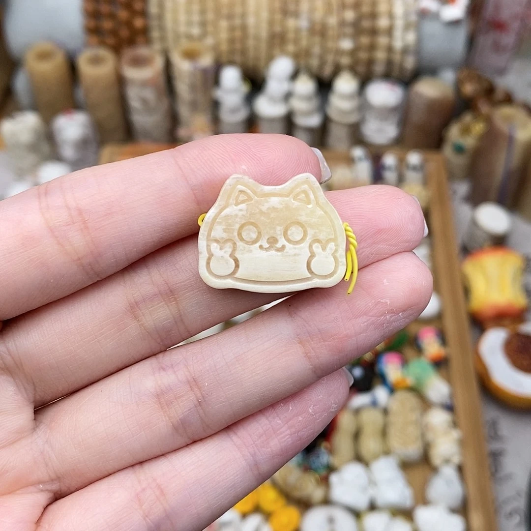 驼骨把件d**iM3驼骨雕刻的小糖块猫猫