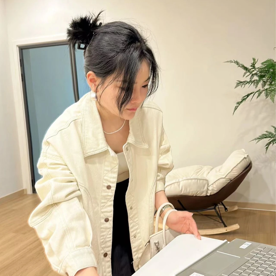 秋季小众宽松版白色牛仔外套