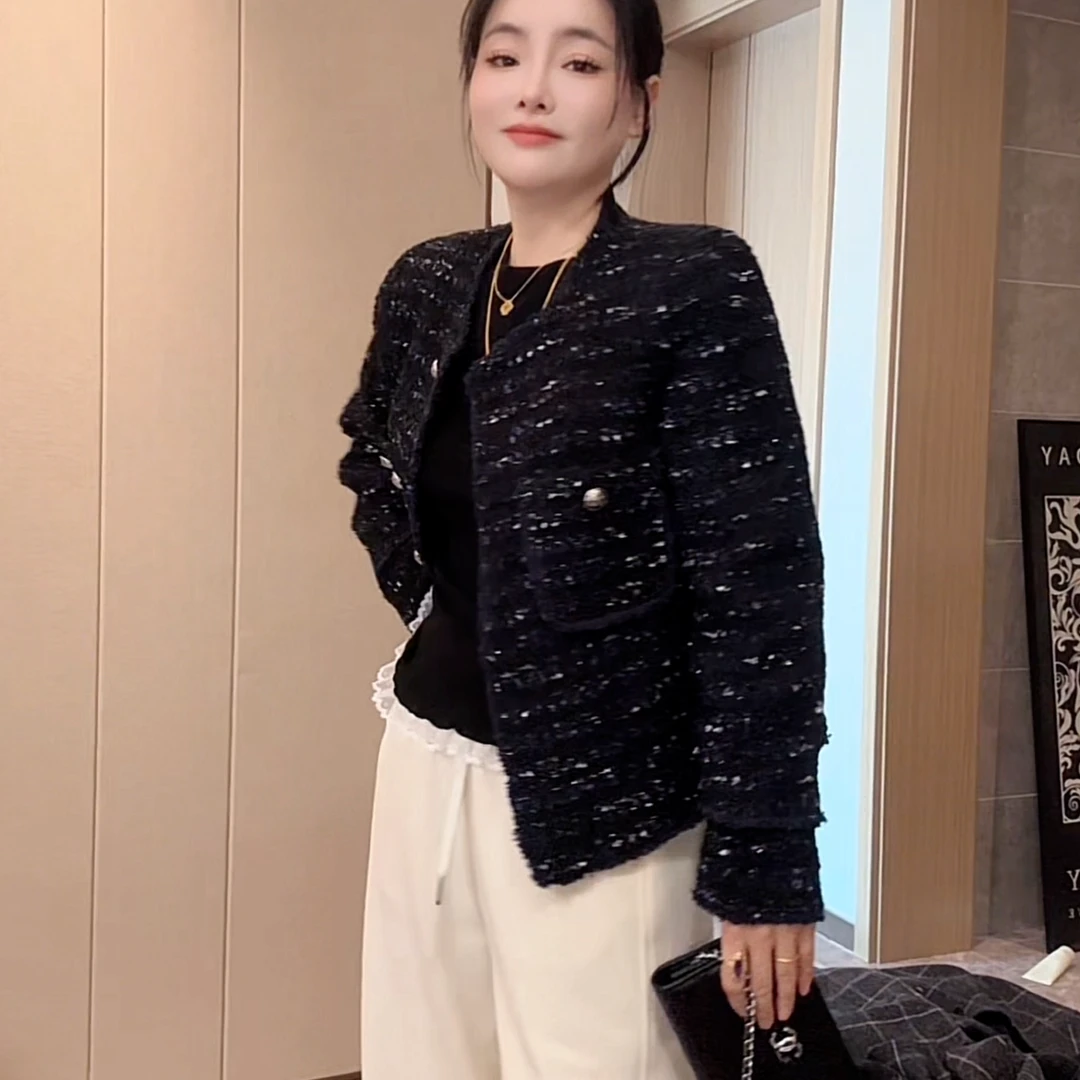 藏青色小香风白鸭绒羽绒外套