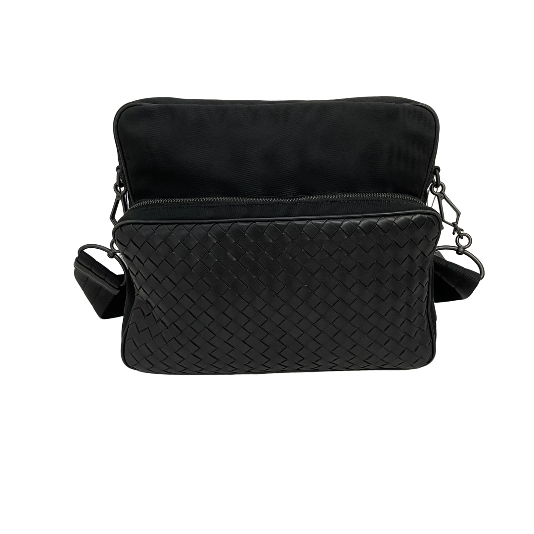 95新 BOTTEGA VENETA/葆蝶家 男士休闲时尚全皮拼布斜挎包/188