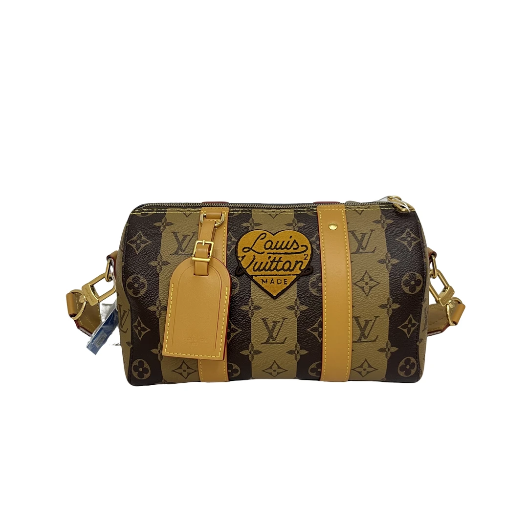 99新 LouisVuitton/路易威登 男士时尚经典老花限量款斜挎包/1217
