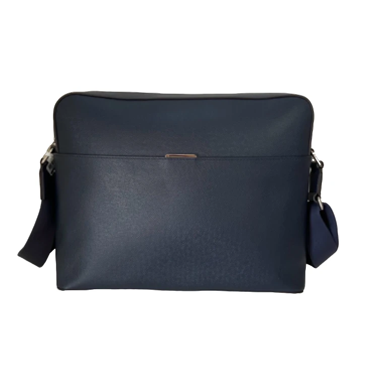 95新 LouisVuitton/路易威登 男士休闲时尚全皮十字纹斜挎包/872