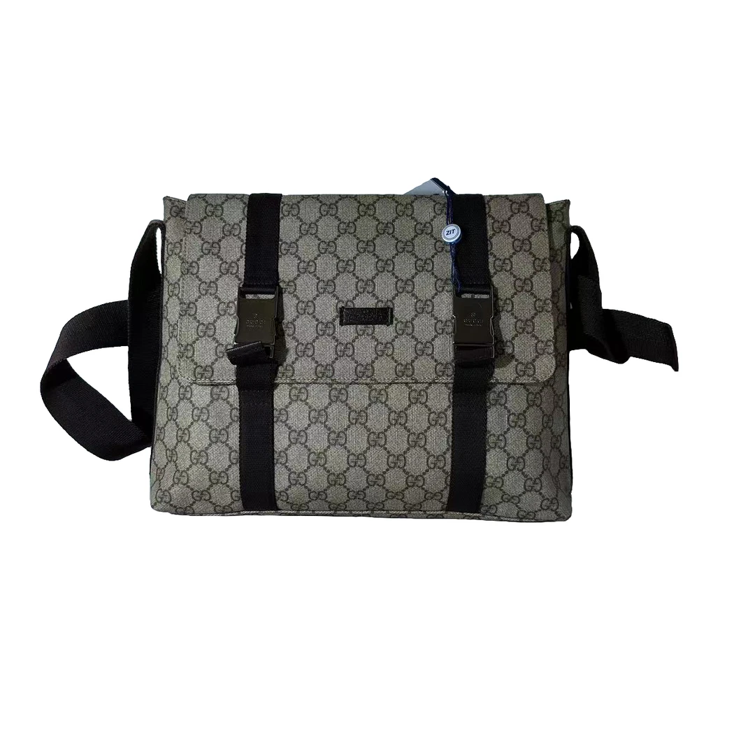 95新 GUCCI/古驰 古驰男士经典时尚休闲百搭 棕 老花斜挎包 / 111