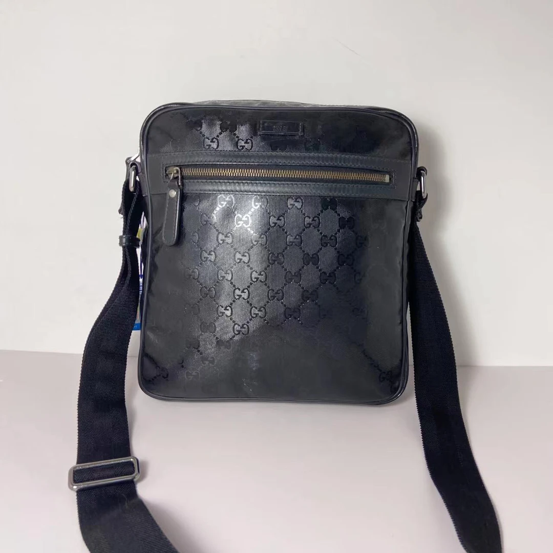 95新 GUCCI/古驰 黑色水晶皮斜挎包/011