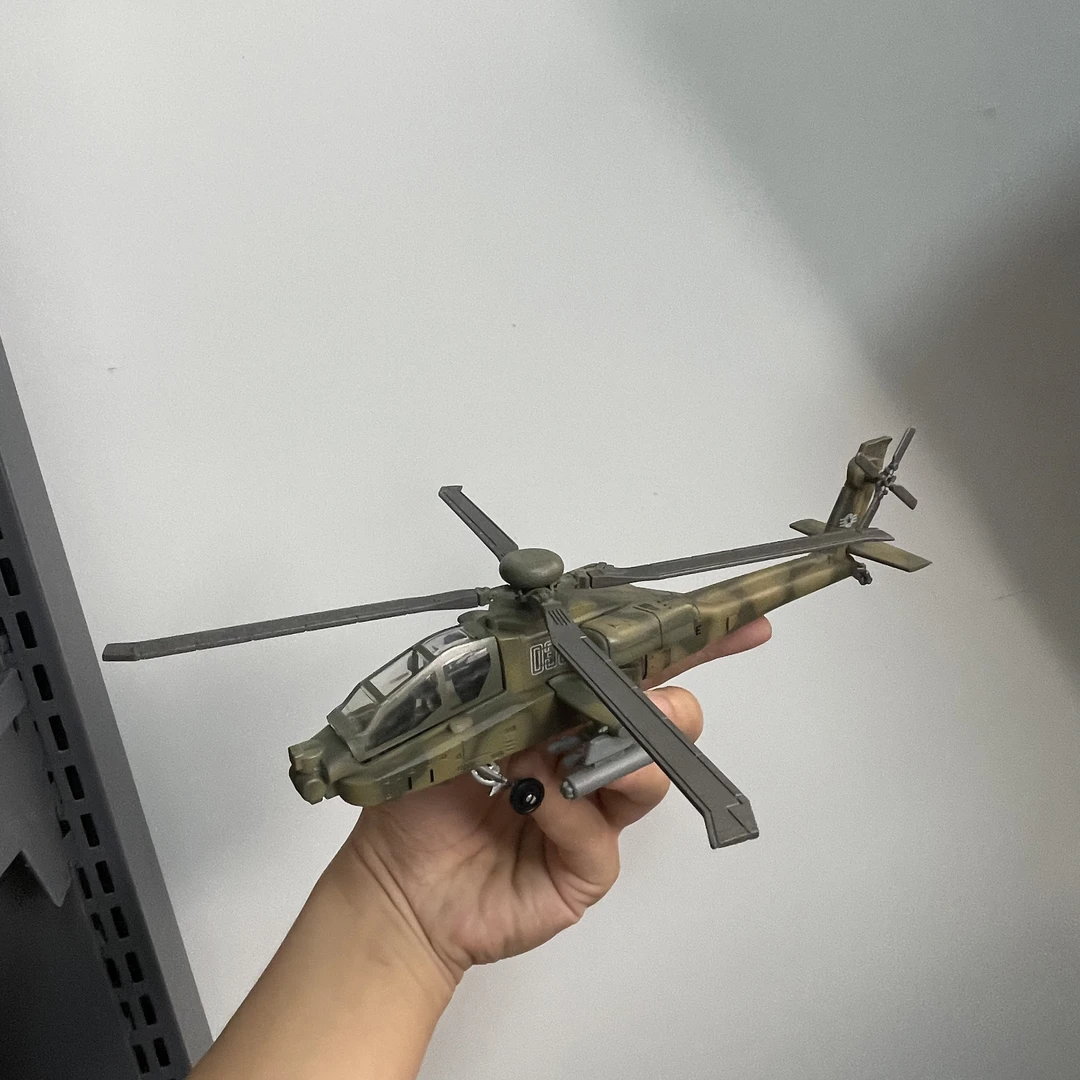 【阿帕奇直升机1：72】拼装模型的要自己拼装ABS工程塑料材质