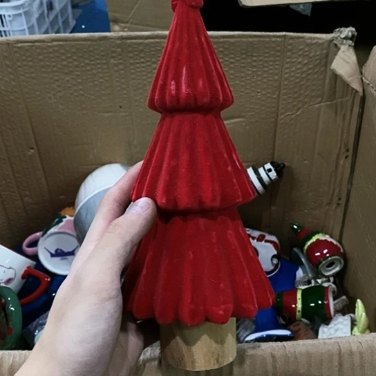 【闪购商品】摆件    磕碰。