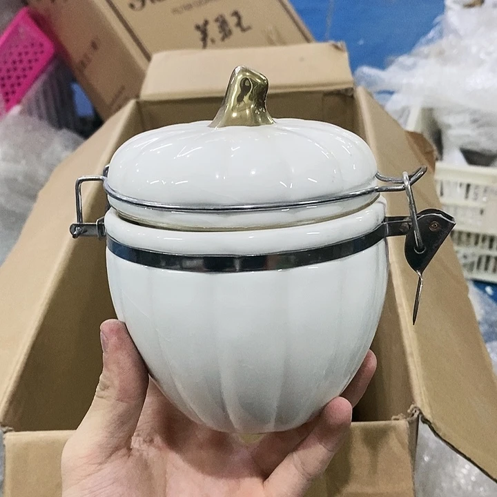【闪购商品】摆件    封釉。