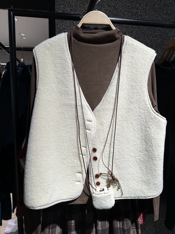 羔羔毛马甲短款温柔气质针织背心