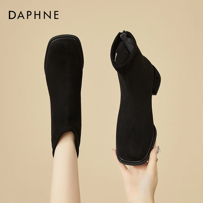 达芙妮短靴弹力靴女靴2025春季新款绒面粗跟方头马丁靴黑色瘦瘦靴