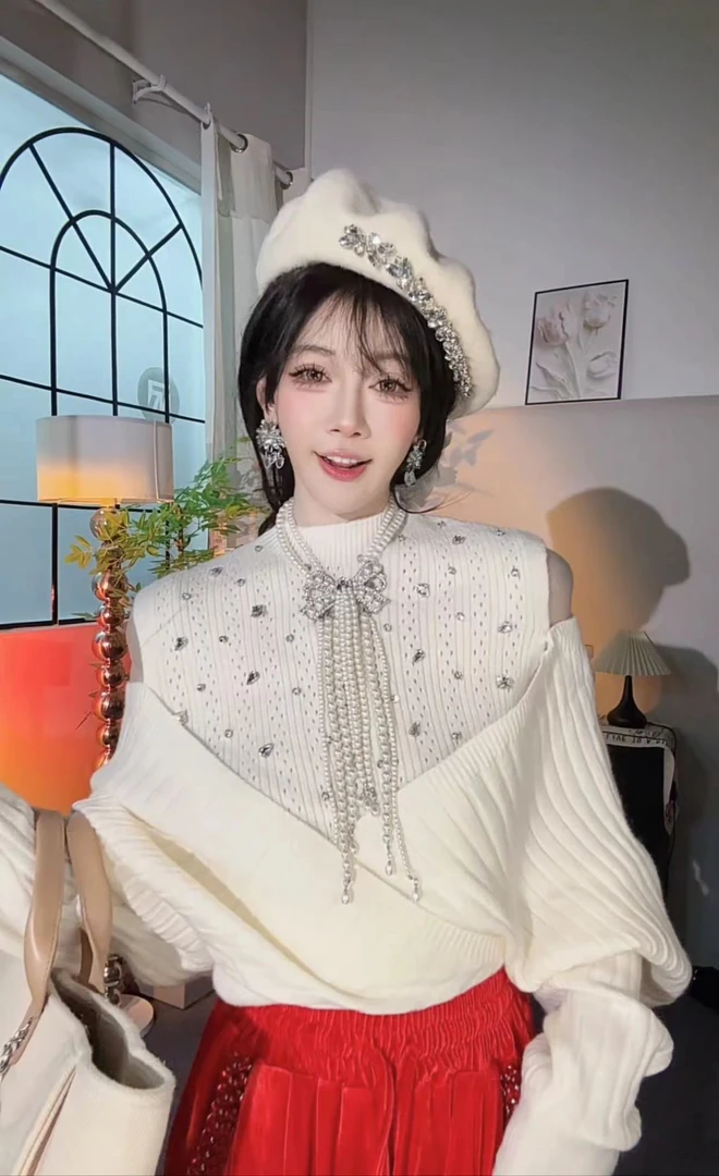 【崔】琼苑 重工钉钻毛毛衣高级感慵懒风设计感针织衫上衣243601