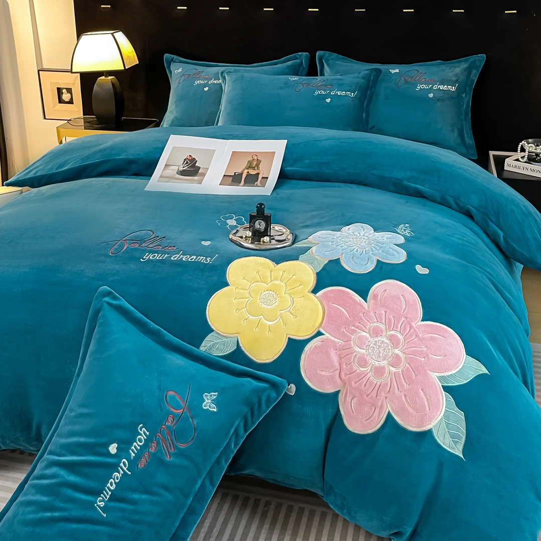 【花语深蓝】加厚婴儿牛奶绒四件套刺绣珊瑚绒被套冬季保暖法兰绒