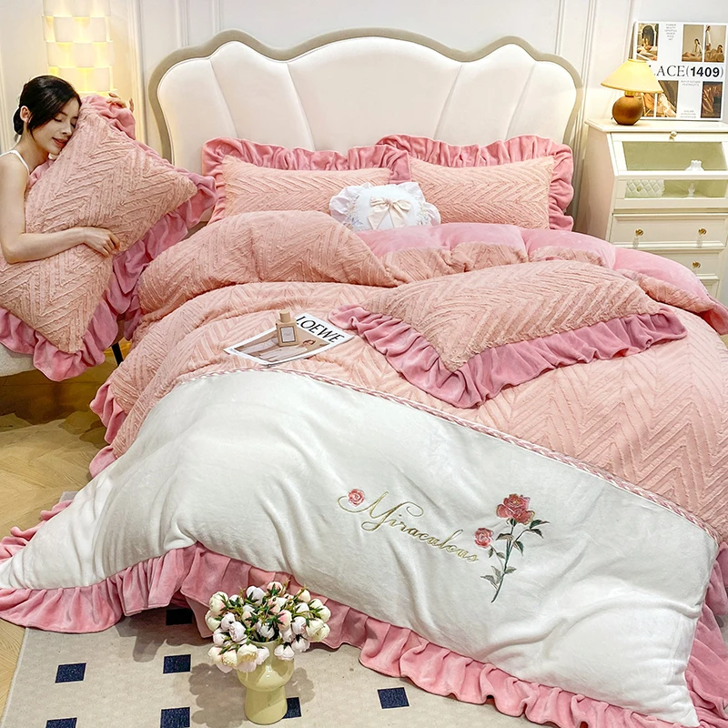 【伊莲娜】2024新款秋冬季牛奶绒床单四件套刺绣加厚珊瑚绒加绒被套
