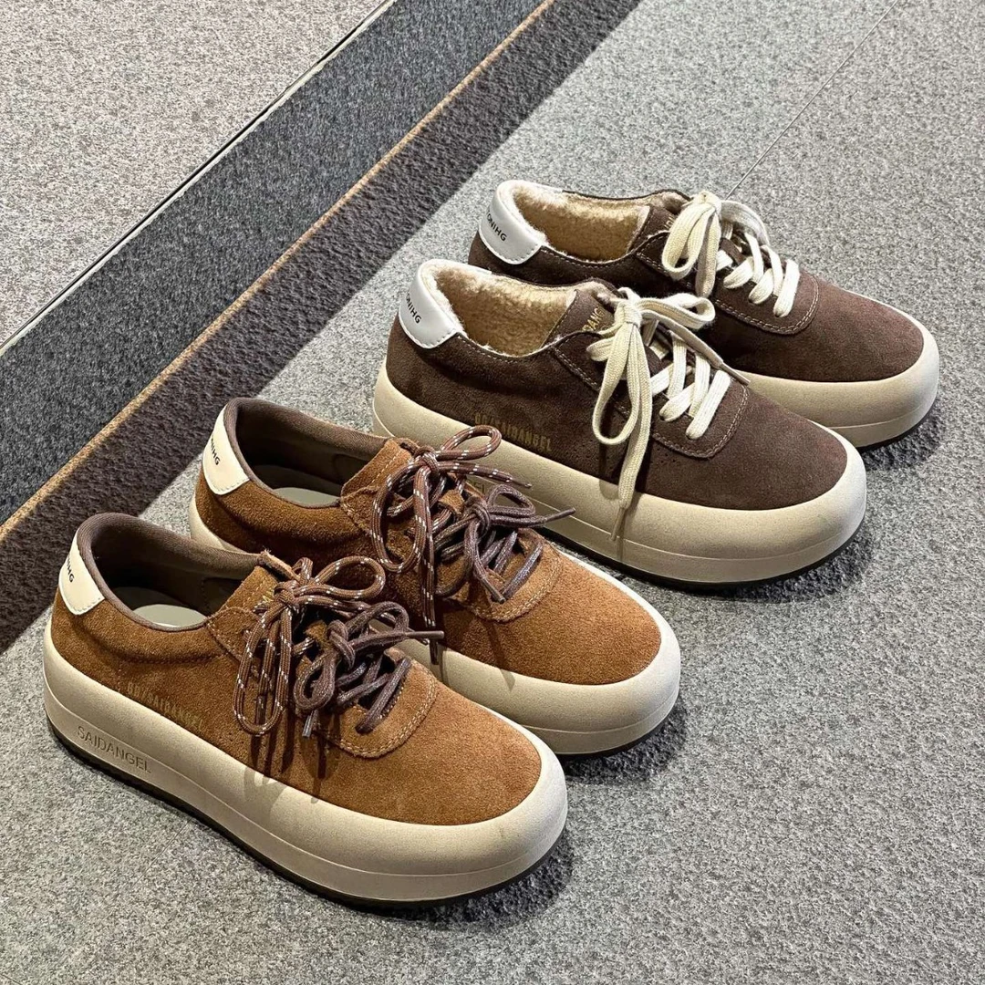 韩版真皮厚底板鞋女款2024新款冬季加绒休闲鞋保暖星星运动棉鞋子