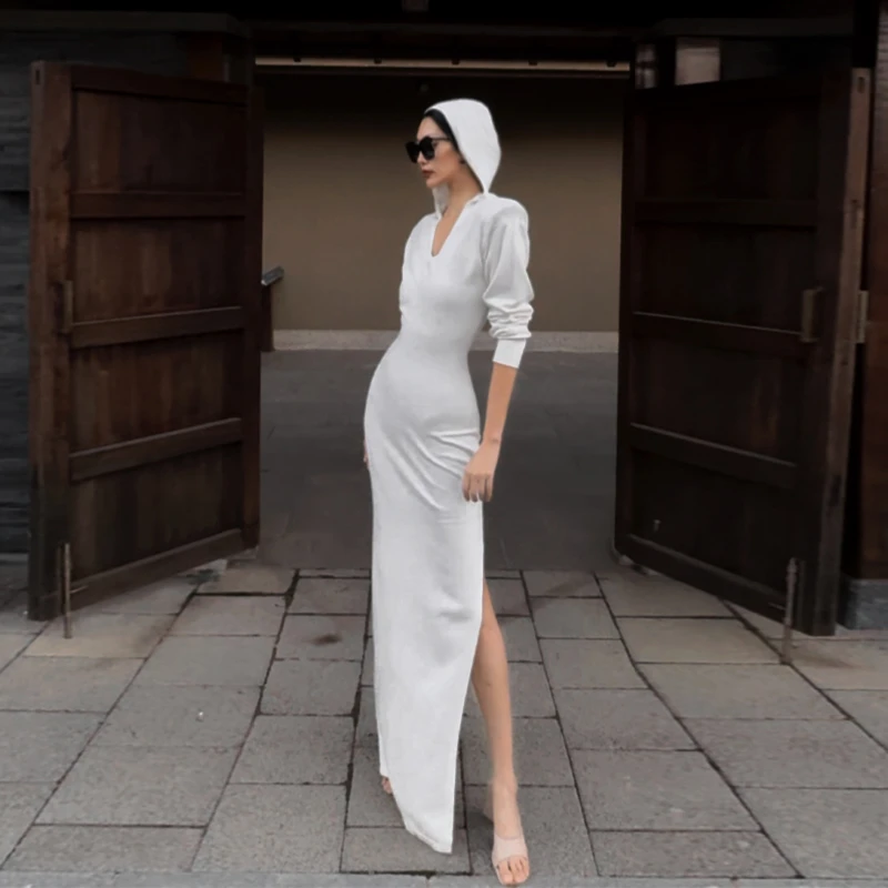 DZ冬季白色连帽V领垫肩长裙厚款针织侧开叉直筒裙超长辣妹连衣裙