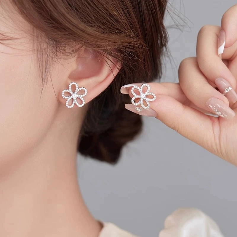 铜合金耳饰 百搭花朵耳钉新款精致时尚气质短发耳饰耳环e3033