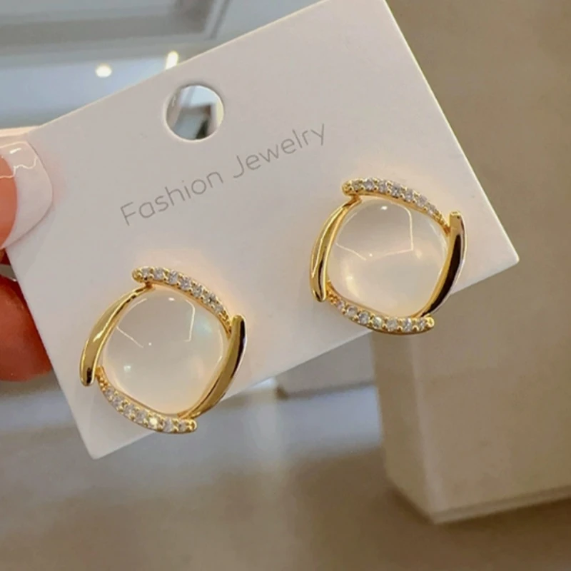 铜合金耳饰 时尚喵喵石耳钉新款高级感耳环小众独特气质耳饰E609