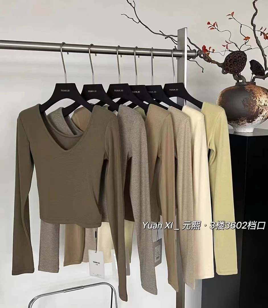 E9/11-2五色“回旋镖领”打底长袖上衣（8846/3052/6628/1341）