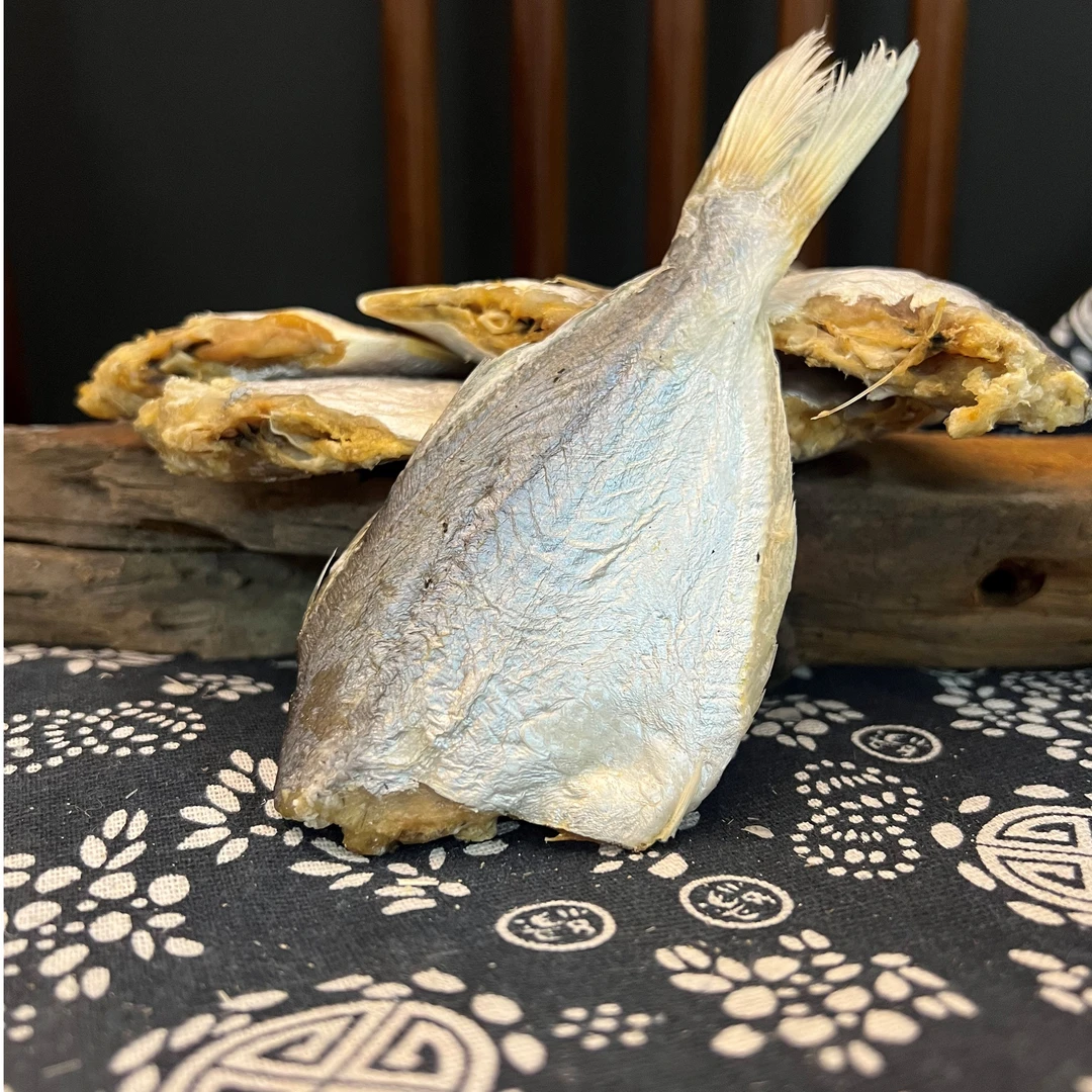 白茶咸鱼干新晒晾晒海鲜干货咸鱼干风干咸香腌制鲜味湛江特产
