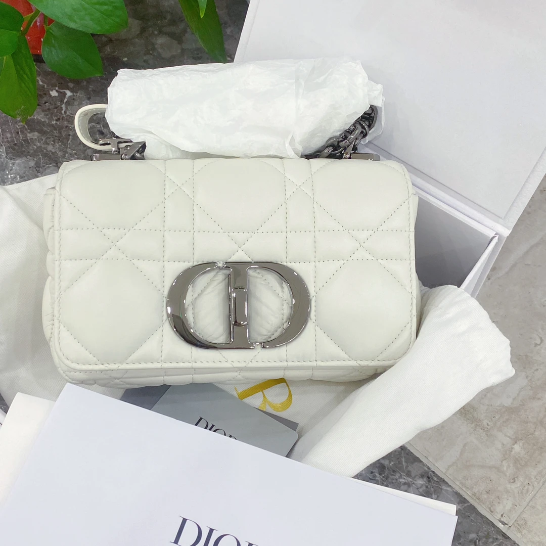 99新 DIOR/迪奥 白色单肩斜挎包    20*12*8cm 小号/7JJ33370