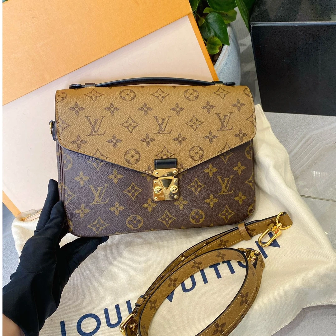 95新 LouisVuitton/路易威登 拼色邮差包单肩斜挎包/7ZK32214