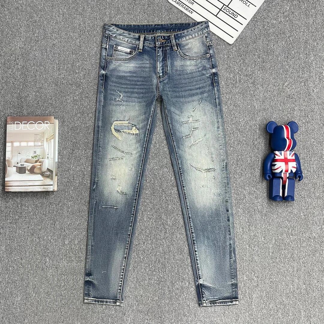 2025年夏季薄款轻奢男士牛仔裤时尚破洞补丁修身小直筒水洗蓝色