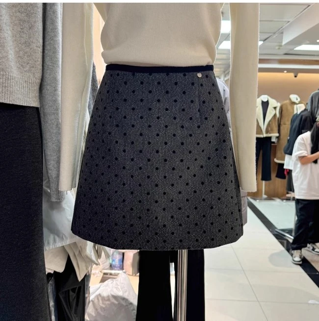 十三行2024冬季韩系复古高腰显瘦包臀A字灰色波点毛呢半身短裙女