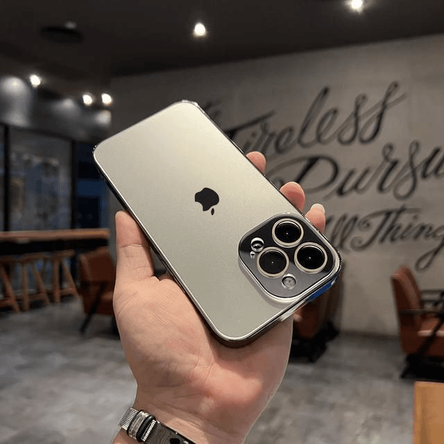 电镀磨砂自带镜头膜iPhone14手机壳防指纹苹果15promax全包13/12