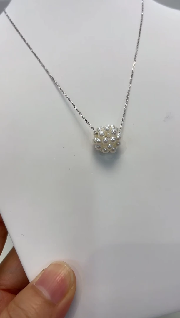【闪购商品】淡水珍珠颈饰银S925镶嵌白绣球吊坠
