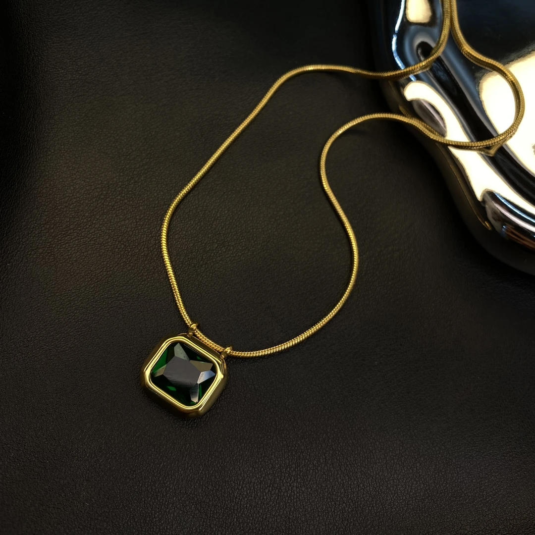 钛钢项链 气质时尚百搭简约大方块绿绿项链坠链毛衣链YC017