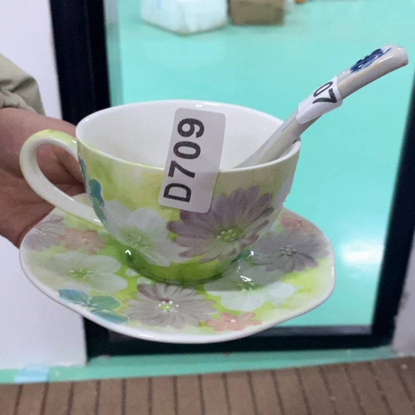 【闪购商品】瓷w****