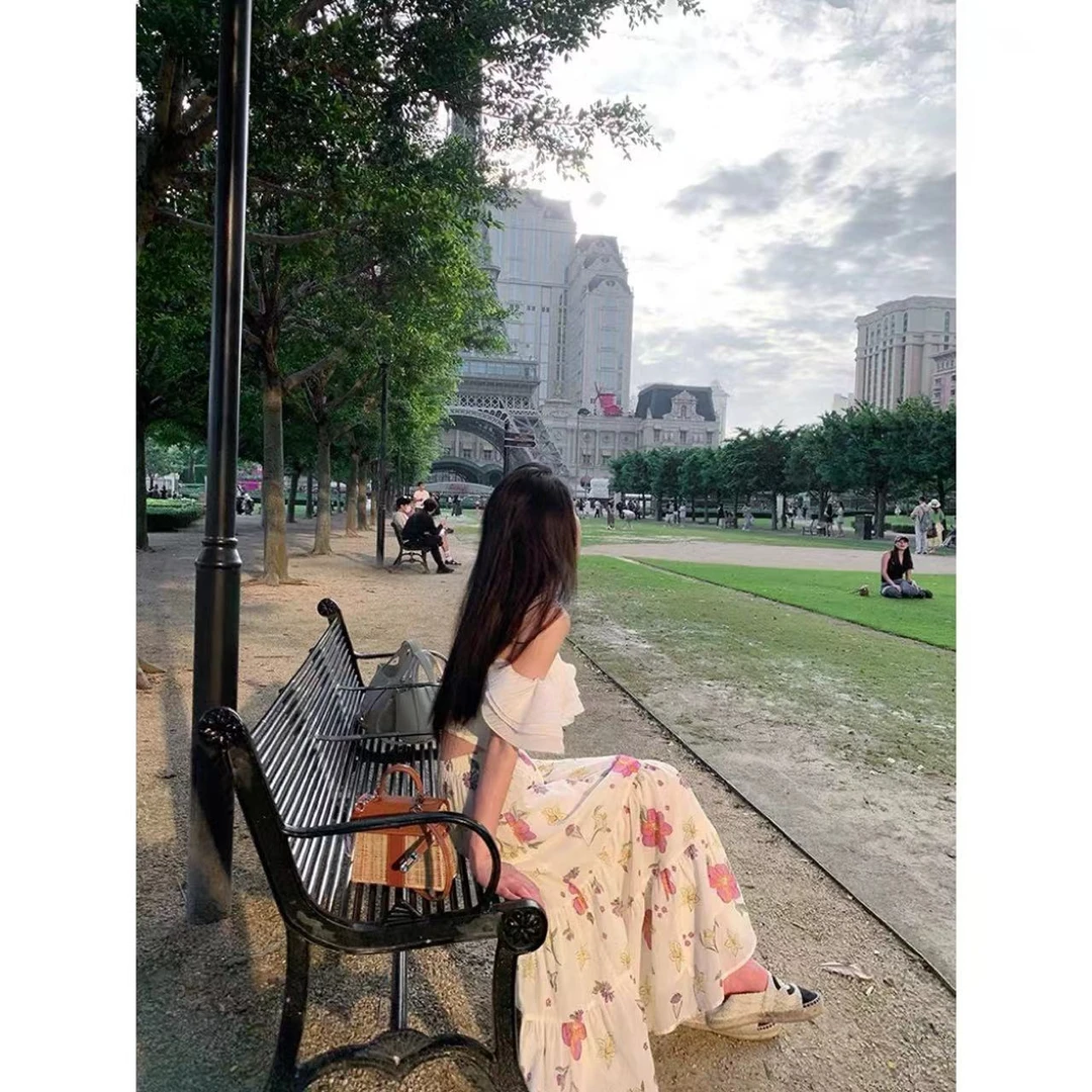 徐秋阳  彼岸花 显瘦气质时尚复古甜美温柔设计感半身裙