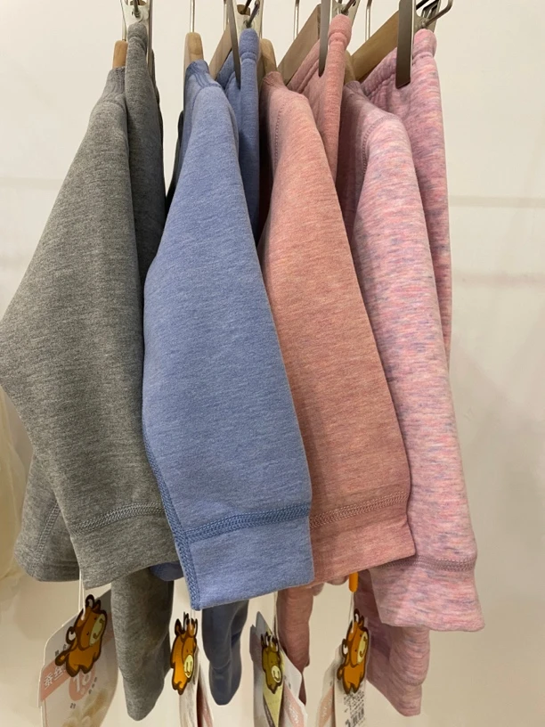 冬季新款儿童加厚蚕丝保暖圆领套装