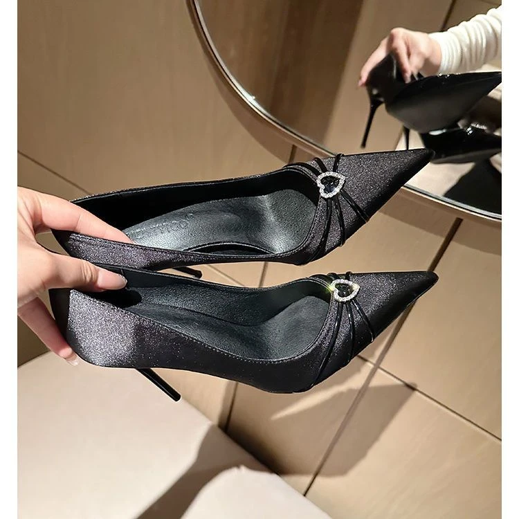 黑色高跟鞋女2024年新款夏季细跟尖头爱心水钻气质法式配裙子单鞋